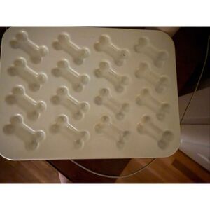 Nordic Ware Puppy Love Treat Pan